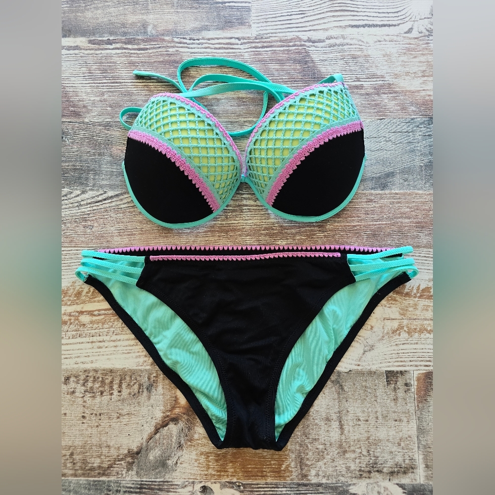 Shade & Shore Bikini Set